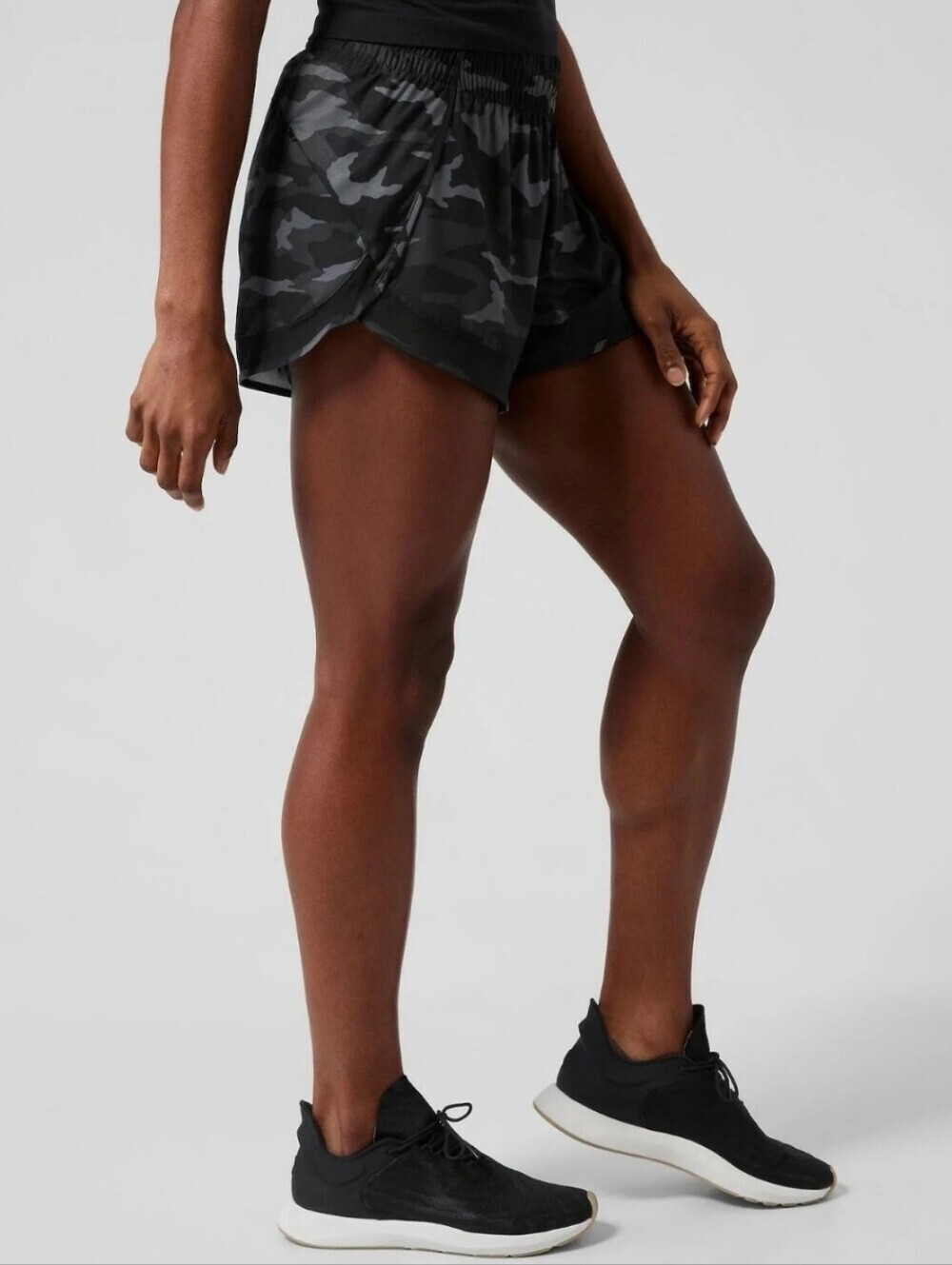 Athleta Printed Mesh Racer Run 4" Shorts